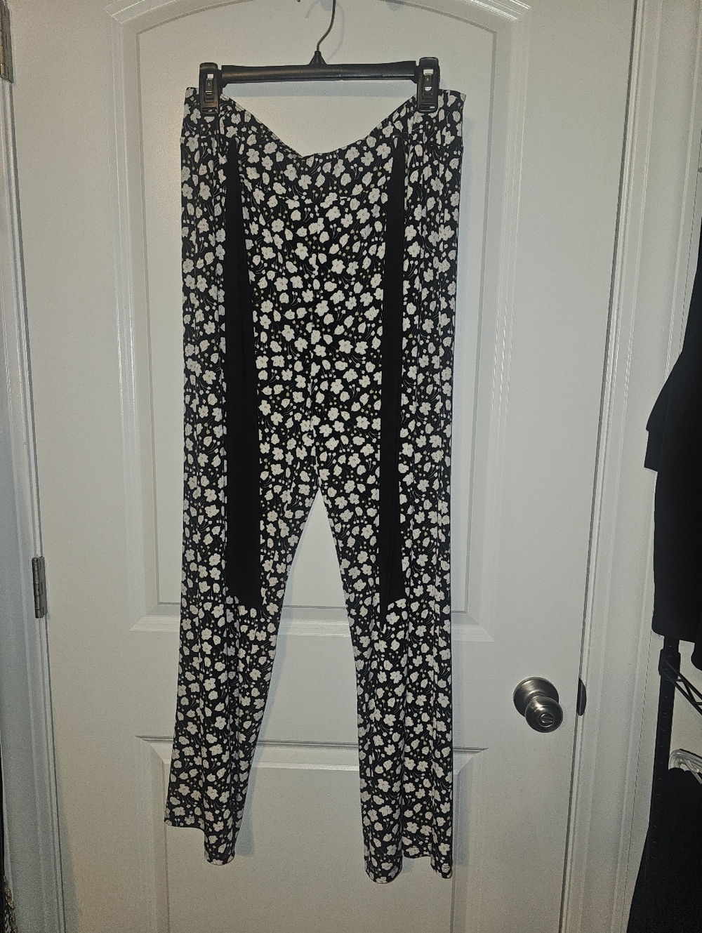 Black & White Floral Wide-Leg Pants